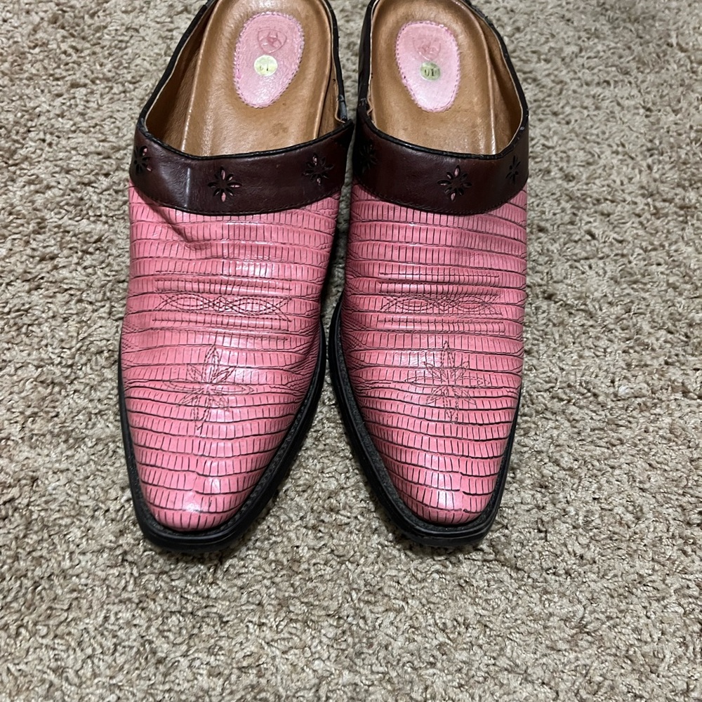 Size 10 Ariat mules Pink